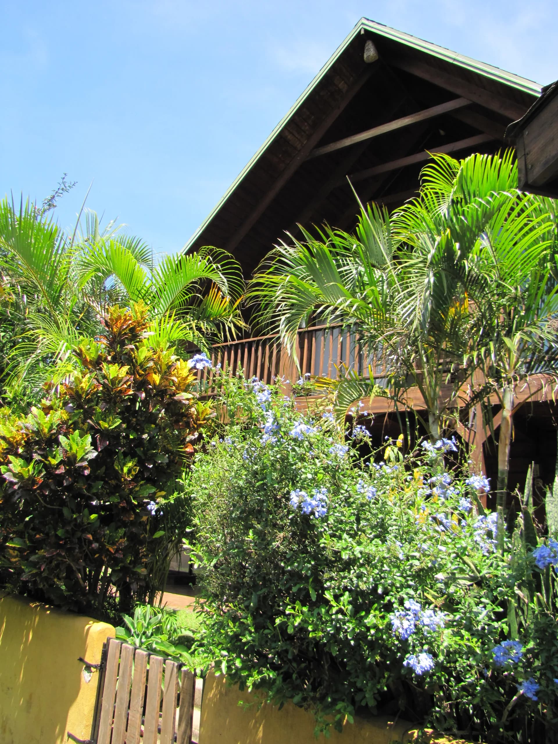 Casa Estilo Chalet en Condominio